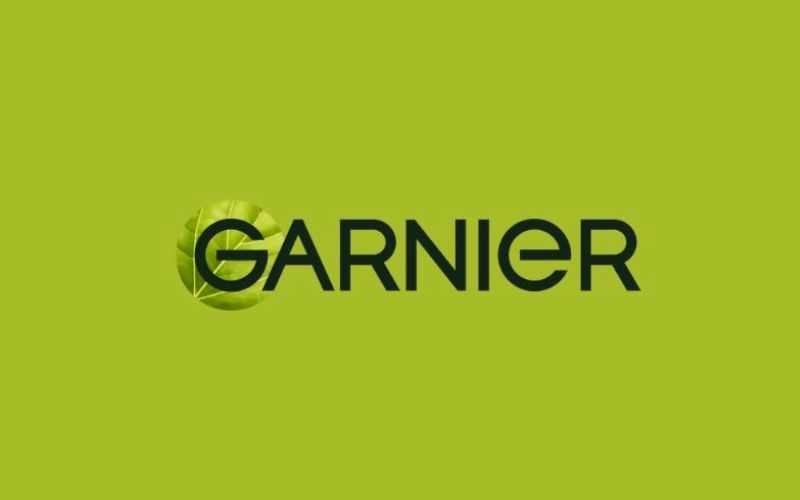 Serum Garnier Light Complete Vitamin C Booster có giúp trắng da mờ thâm?
