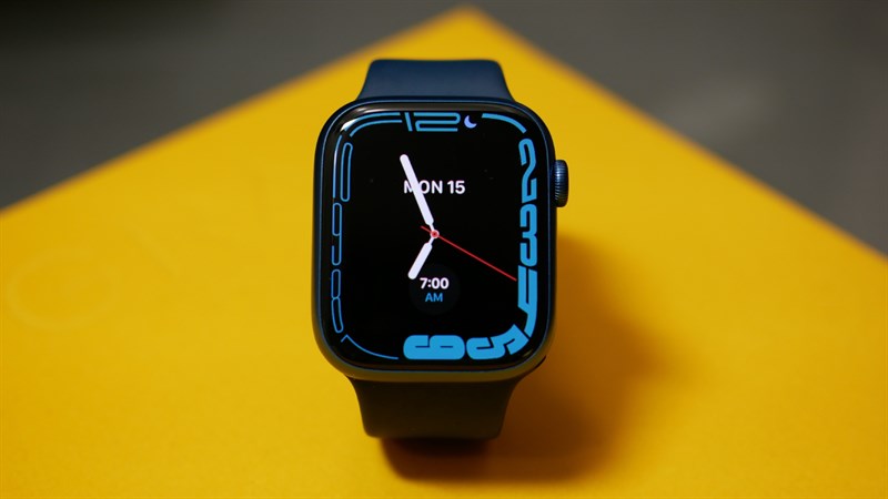 Apple Watch Series 7 màu xanh dương - Đồng hồ thông minh dành cho người mệnh Thuỷ