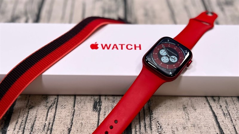 Apple Watch Series 7 màu đỏ - Đồng hồ thông minh dành cho người mệnh Thổ