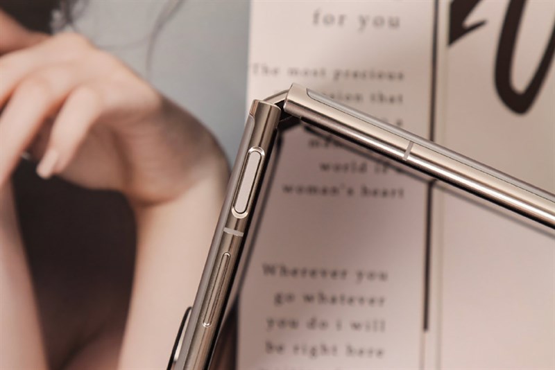 Trên tay Huawei Pocket S Trên tay Huawei Pocket S