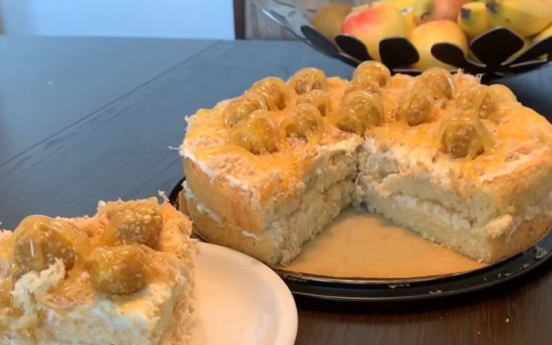 4 ways to make delicious salted egg sponge cake at home