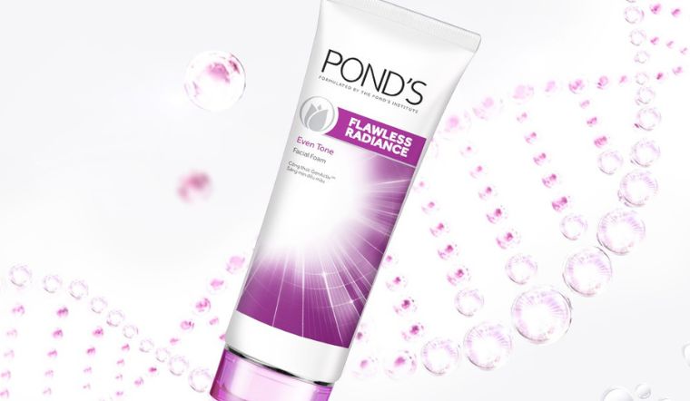 Tìm hiểu sữa rửa mặt dưỡng da cao cấp Pond's Flawless Radiance Even Tone 