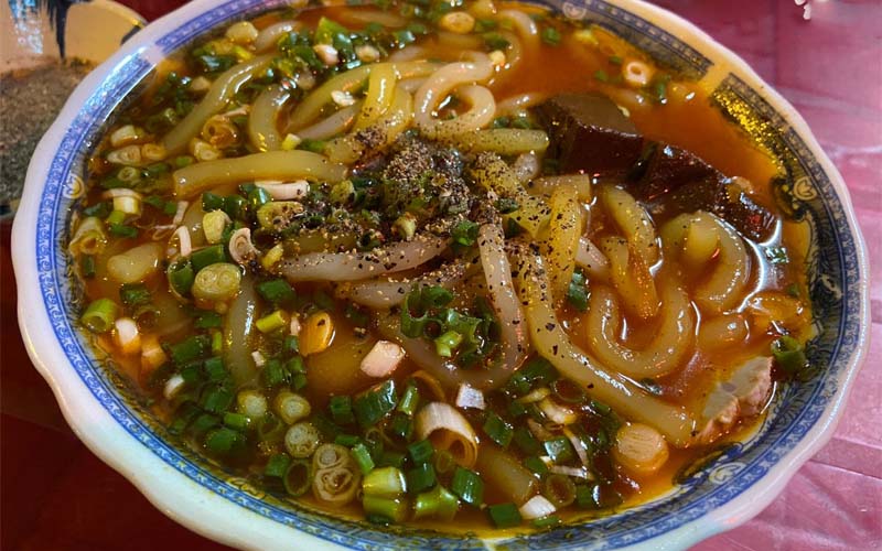 Bánh canh giò heo chợ Thiếc