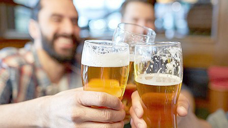 Bia rượu gây tăng nguy hại cho sức khỏe người bệnh viêm khớp dạng thấp