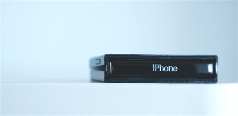 Trên tay iPhone Flip (iPhone V) từ 'pháp sư Trung Hoa'