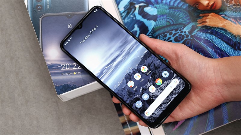 Điện thoại giá rẻ kháng nước kháng bụi, 128GB ưu đãi ngon lành