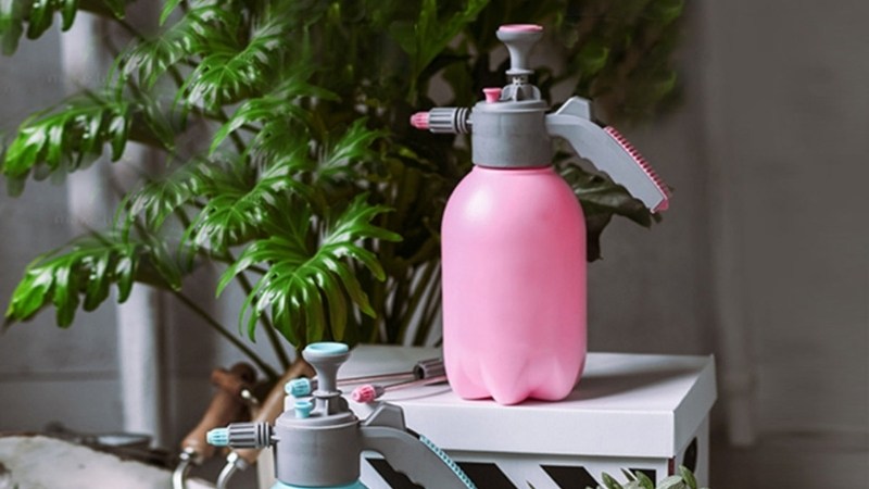 Làm nước tưới cây
