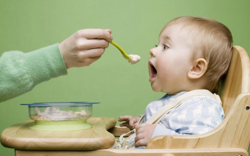 Tắm nước ấm ngay sau khi ăn