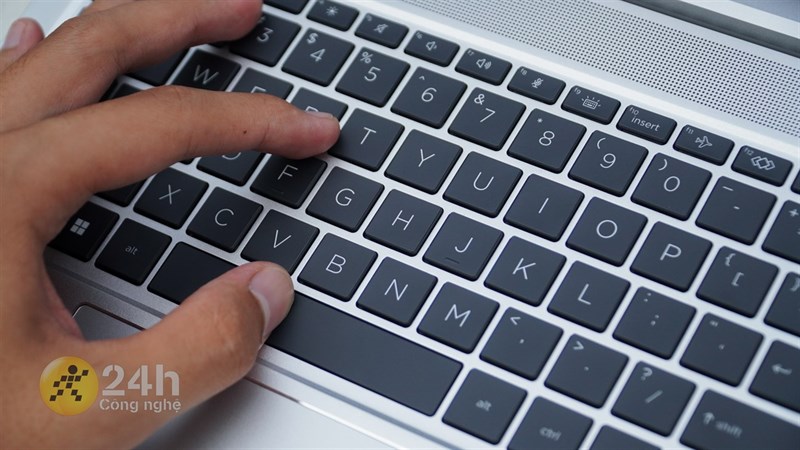 Các phím của HP Probook 450 G9 có kích thước khá lớn, khoảng cách phím vừa phải.