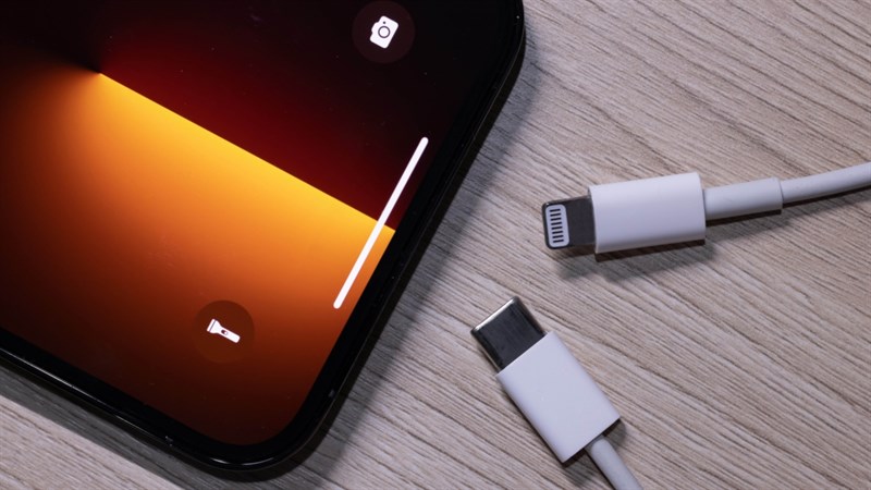 iPhone 15 Ultra sẽ được trang bị USB-C