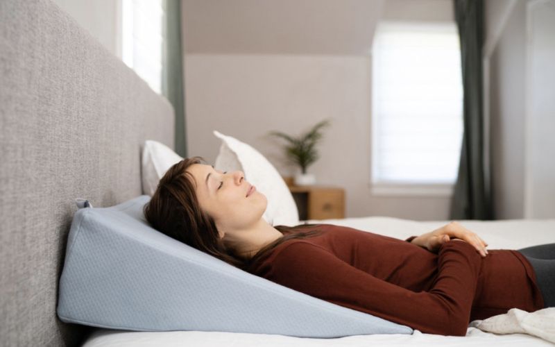 Kê cao đầu khi ngủ Kê cao đầu khi ngủ