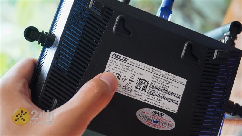 Trên tay router ASUS RT-AC750L