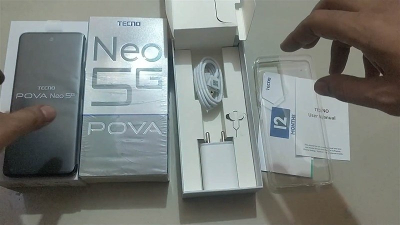 Trên tay Tecno POVA Neo 5G: Thiết kế lạ, pin khủng, màn hình 120 Hz