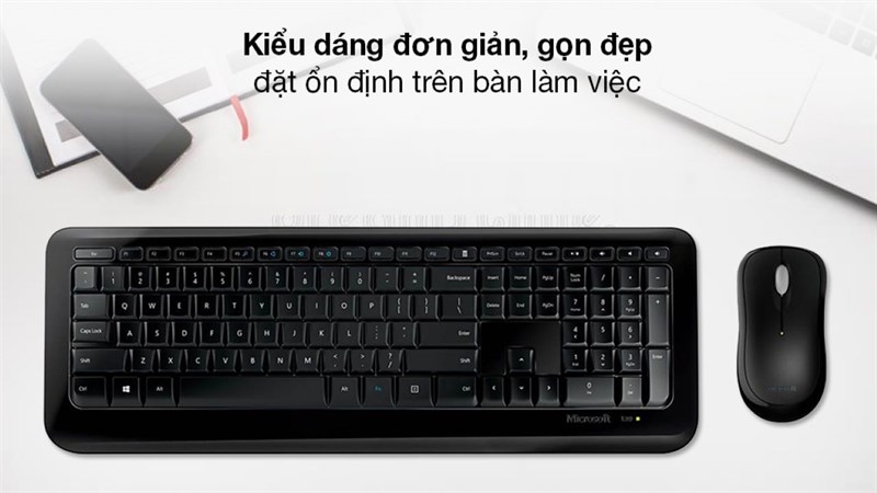 Màu đen sang trọng đồng nhất cho cả bàn phím và chuột máy tính 