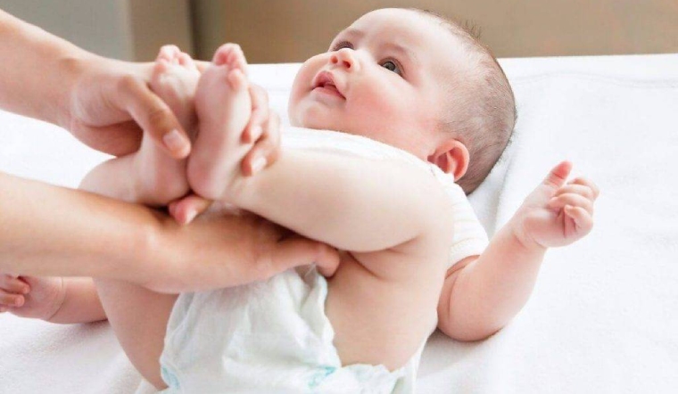 Cẩn thận khi con bị hăm da do tiêu chảy