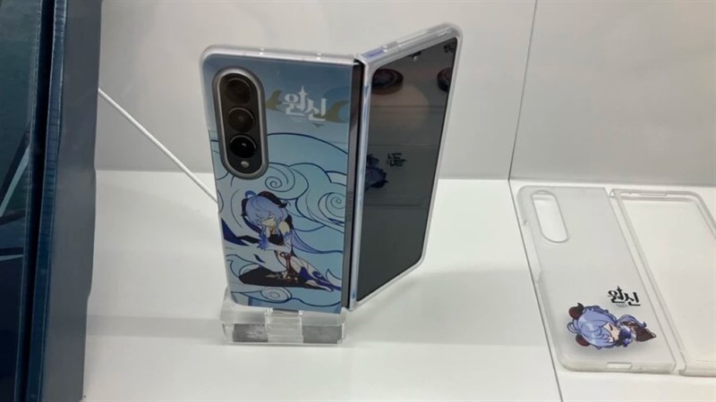 Thiết kế mặt sau cực đẹp theo của Galaxy Z Fold4 Genshin Impact Edition