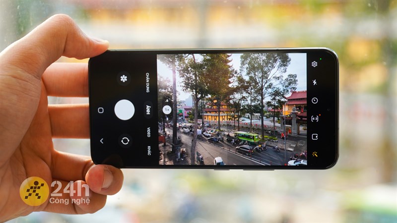 Bên cạnh thông số phần cứng được cải tiến thì Samsung cũng chịu khó chăm chút cho thuật toán xử lý ảnh trên Galaxy S22.