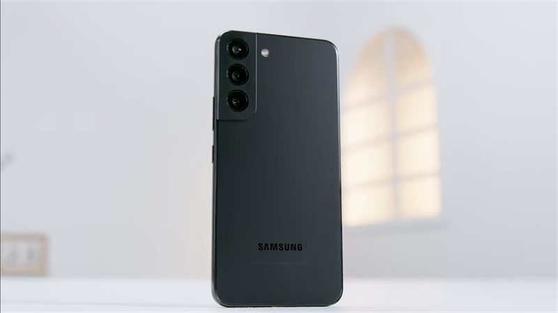 Galaxy S22 là một trong những chiếc smartphone Android nhỏ gọn ngon nhất ở hiện tại.