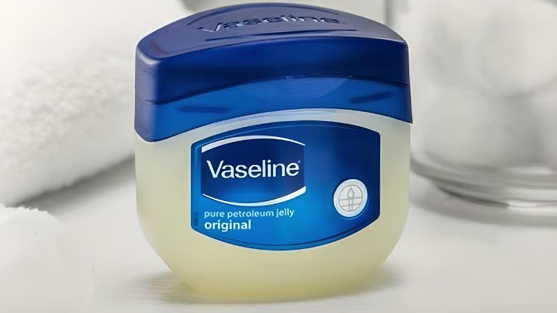 Petroleum jelly in Vaseline helps create a moisturizing layer for the skin