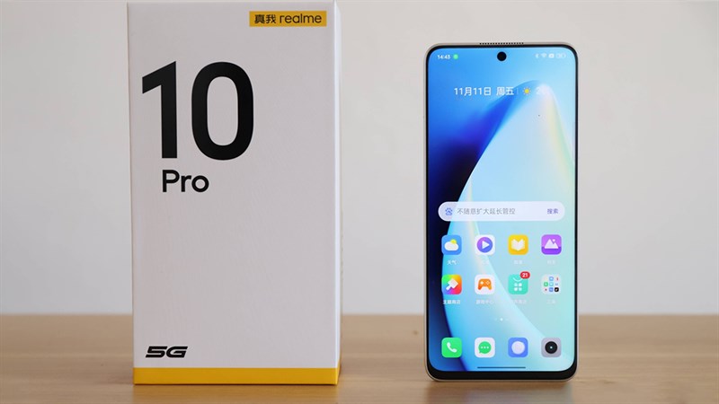 realme 10 Pro được trang bị màn hình đục lỗ cùng các viền được làm mỏng rất ấn tượng