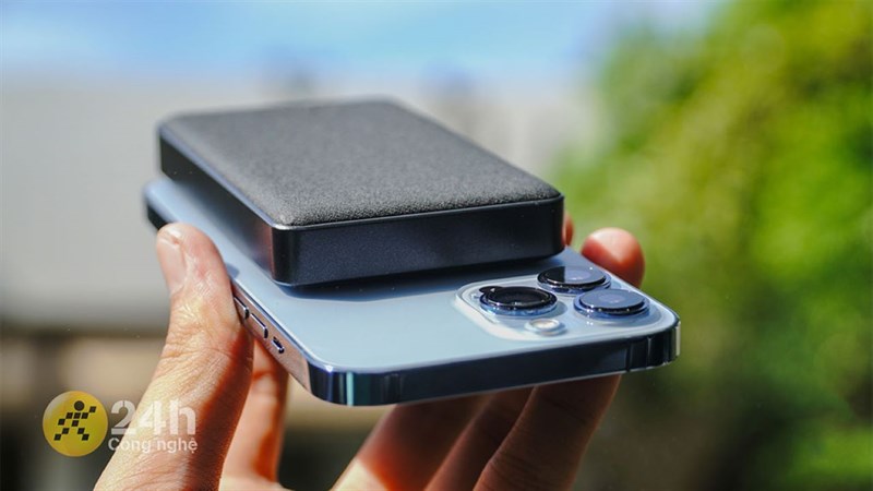 Thiết kế màu đen nhẵn và vô cùng hiện đại. Thiết kế màu đen nhẵn và vô cùng hiện đại.