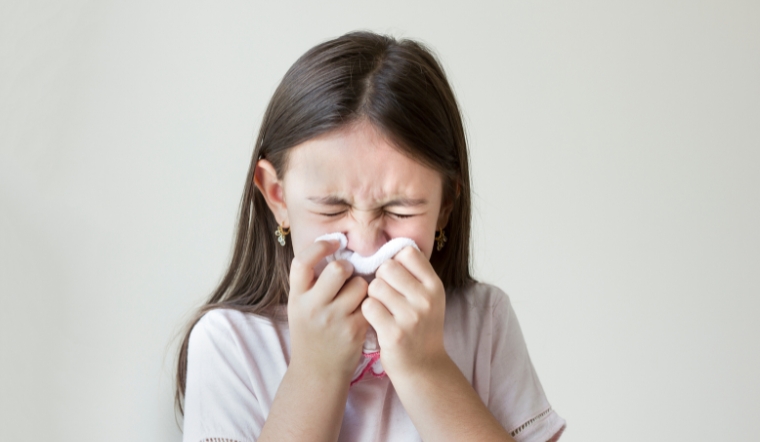 Làm thế nào để phân biệt bệnh do virus RSV và cúm mùa?