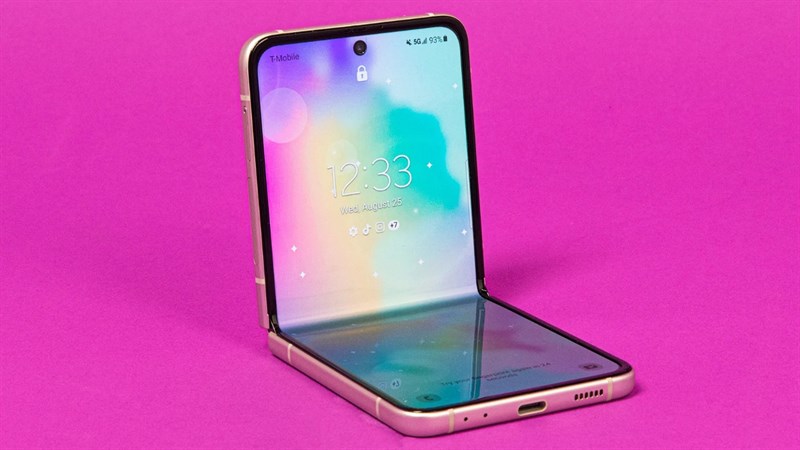 Dù đã ra mắt khá lâu, Galaxy Z Flip thế hệ đầu tiên vẫn được nhận cập nhật mới (Ảnh: Mashable SEA) Dù đã ra mắt khá lâu, Galaxy Z Flip thế hệ đầu tiên vẫn được nhận cập nhật mới (Ảnh: Mashable SEA)