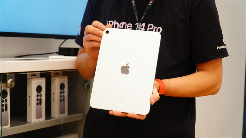 Chào đón khách hàng đầu tiên sở hữu iPad M2 tại TopZone