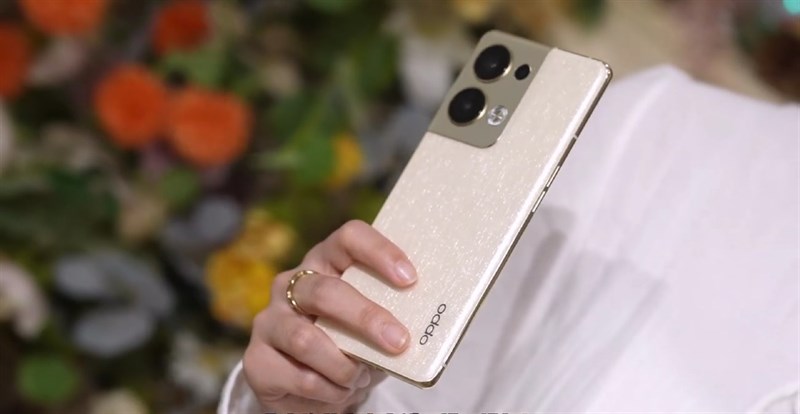 Trên tay OPPO Reno9 Pro+