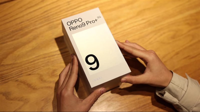 Trên tay OPPO Reno9 Pro+