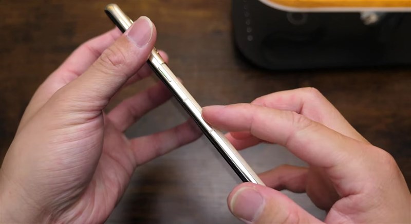 Trên tay OPPO Reno9 Pro+