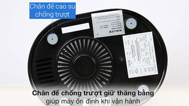 Chân đế chống trượt trên máy giúp quá trình vận hành êm ái, hạn chế rung lắc