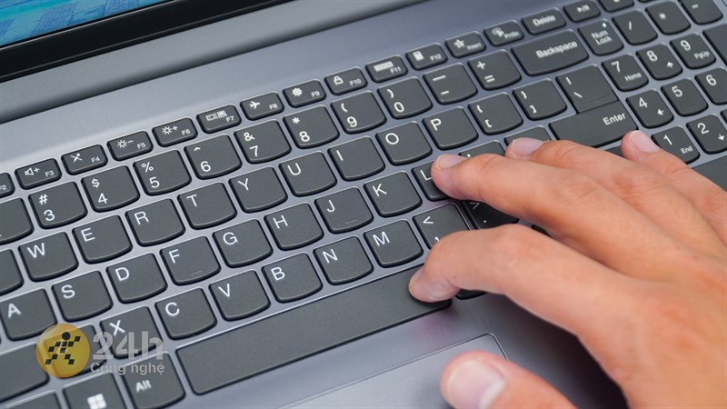 Về trải nghiệm gõ phím thì mình đánh giá là vẫn tốt như trên các người anh em cùng nhà. Về trải nghiệm gõ phím thì mình đánh giá là vẫn tốt như trên các người anh em cùng nhà.