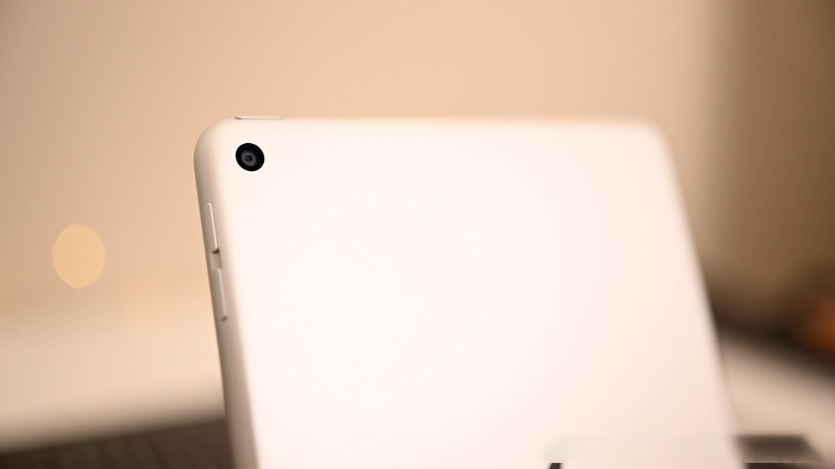 Camera sau của iPad Mini 5 có độ phân giải 8MP phục vụ nhu cầu chụp cơ bản