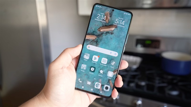Trên tay Xiaomi 12T Pro Daniel Arsham Trên tay Xiaomi 12T Pro Daniel Arsham