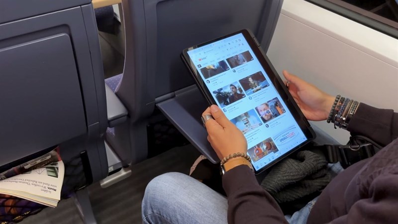 Nokia PureBook Fold cũng được trang bị dung lượng RAM 8 GB.