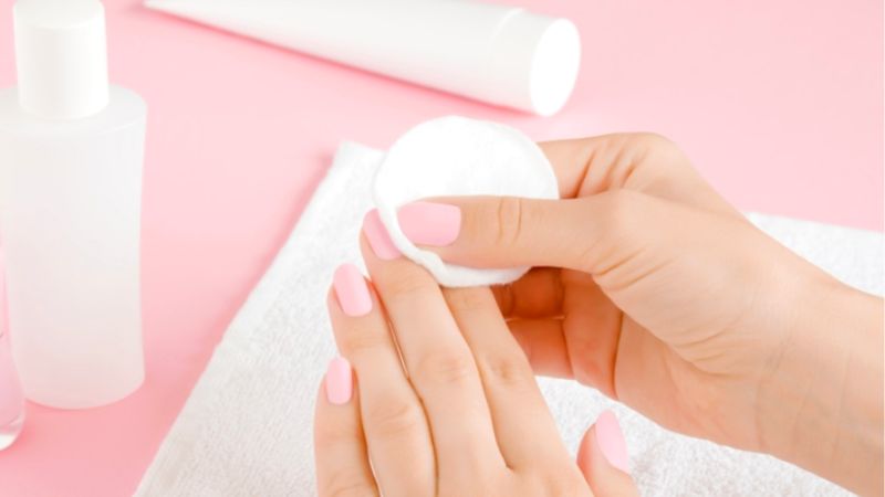 Sterilize the broken nail area