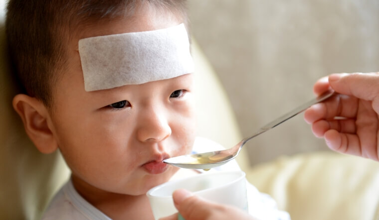 Nguyên nhân nào khiến con yêu ho về đêm và cách khắc phục