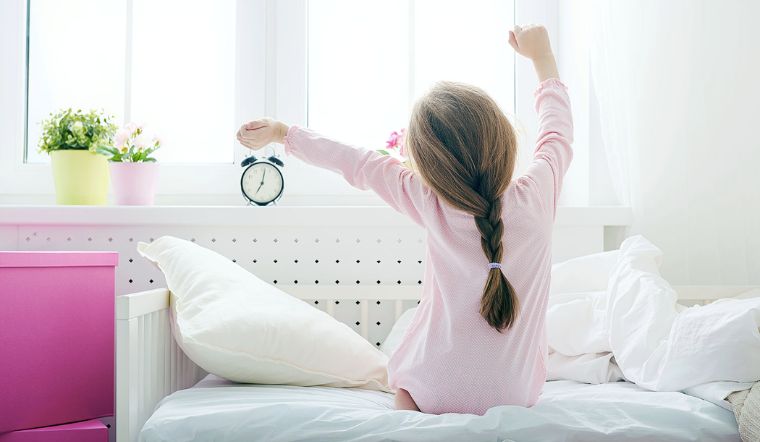 Mẹo giúp con yêu vui vẻ tỉnh giấc đi học vào mỗi buổi sáng 