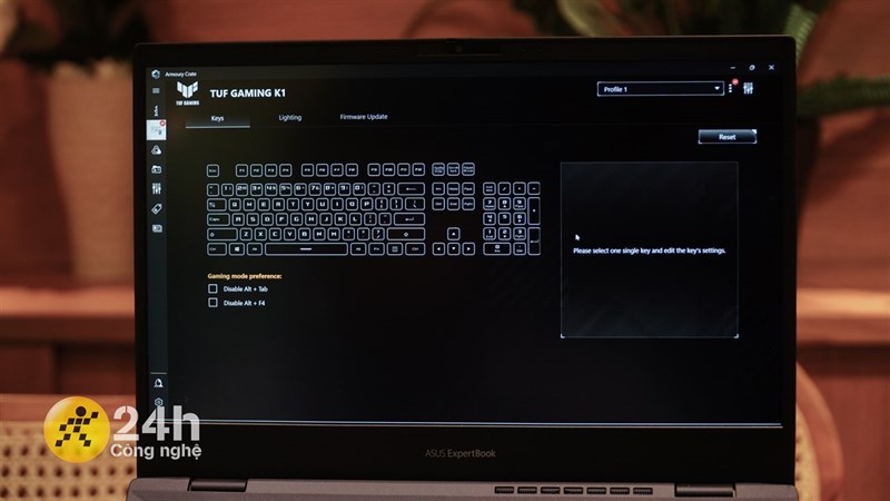 Ứng dụng Armoury Crate có giao diện trực quan và hỗ trợ các cài đặt điều khiển nâng cao để bạn làm có thể thiết lập ASUS TUF Gaming K1 chuyên sâu hơn.