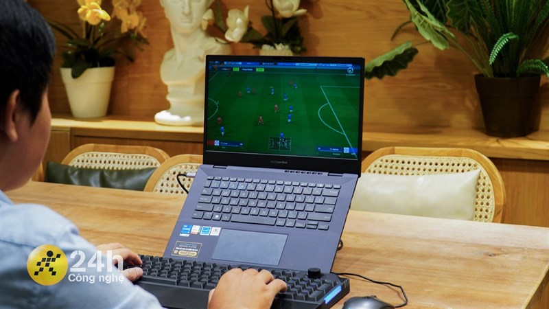 Trải nghiệm chơi game cùng bàn phím TUF Gaming K1 cũng rất thú vị.