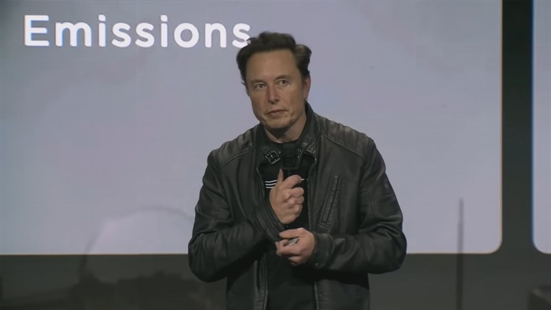 Tesla giao hàng những chiếc xe đầu kéo điện Semi đầu tiên Tesla giao hàng những chiếc xe đầu kéo điện Semi đầu tiên