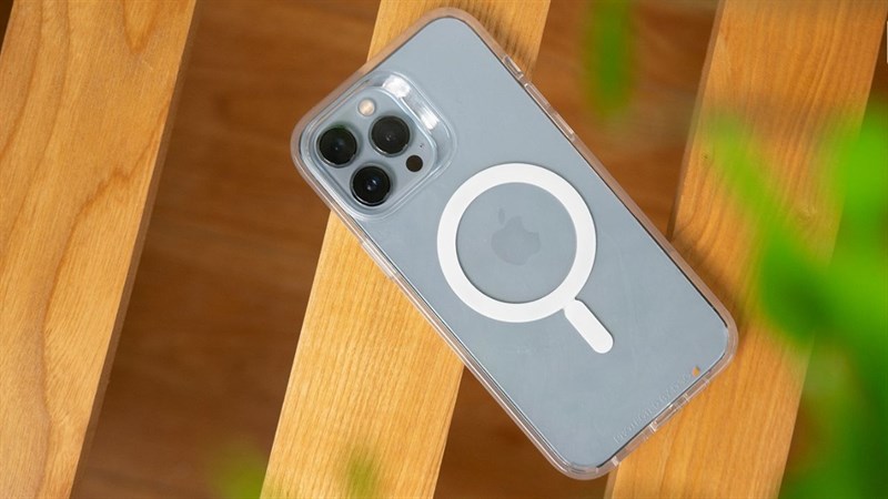 Mách bạn 4 chiếc ốp lưng iPhone 14 series cực sang chảnh, giá siêu hời