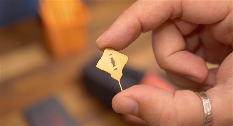 Trên tay ASUS ROG Phone 6 Diablo Immortal Edition Trên tay ASUS ROG Phone 6 Diablo Immortal Edition