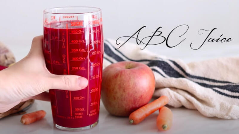 Nước ép ABC là nước ép từ ba loại trái cây và củ quả là táo, cun và cà rốt