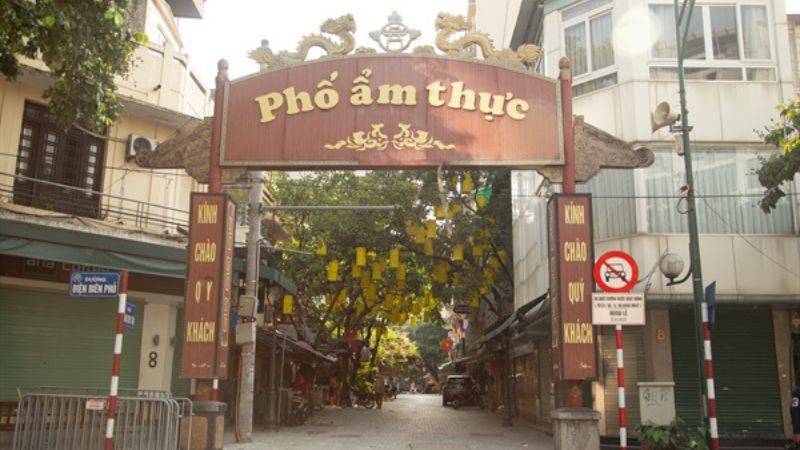 Top 5 delicious restaurants on Tong Duy Tan food street, Hanoi