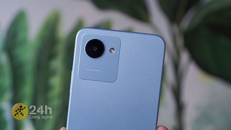 Chất ảnh có thể tái hiện chân thực màu sắt cũng như là các chi tiết chuẩn xác và có một độ sáng vừa đủ.