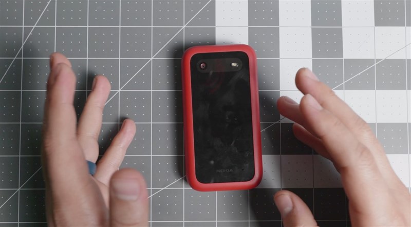 Trên tay Nokia 2780 Flip Trên tay Nokia 2780 Flip