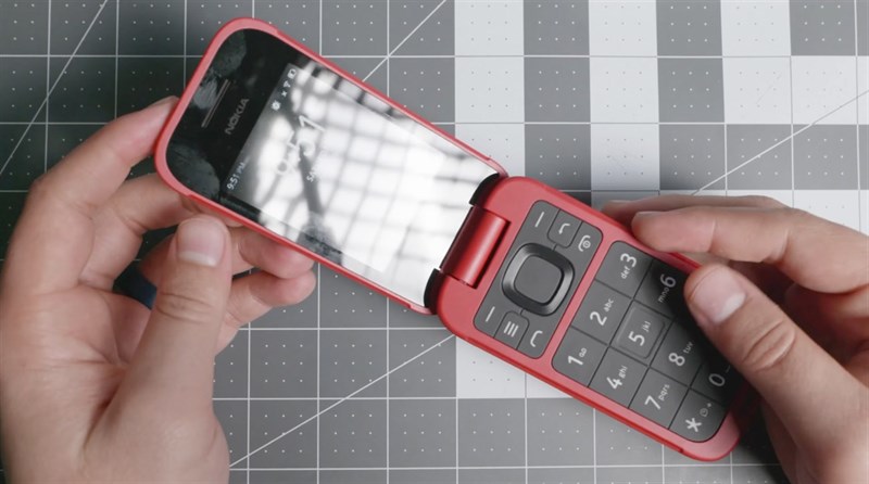 Trên tay Nokia 2780 Flip Trên tay Nokia 2780 Flip