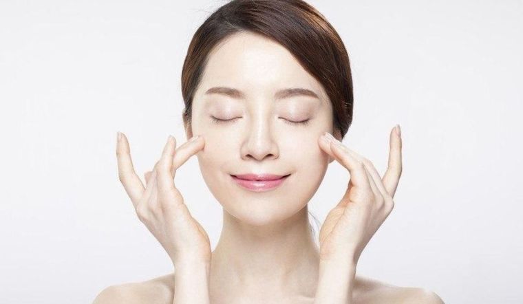 Điểm danh qua 13 loại serum dưỡng trắng da đình đám, hiệu quả